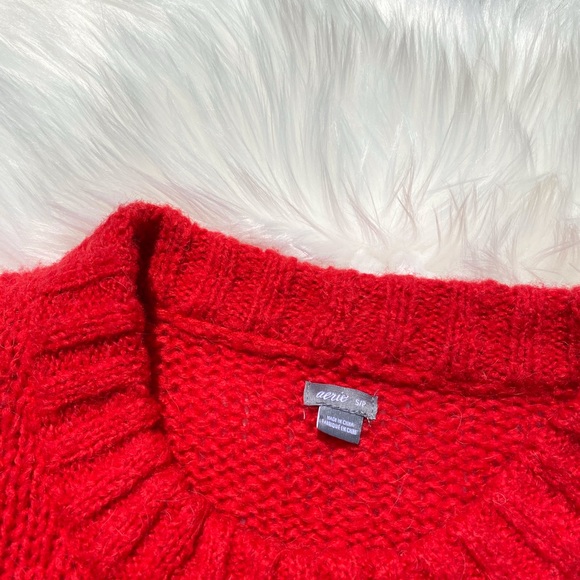 Super Soft and Cozy Knit Sweater - Picture 4 of 6